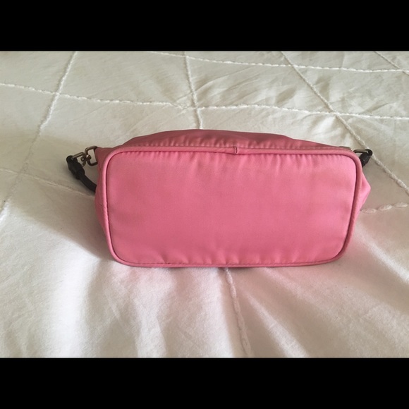 Prada - Picture 3 of 5